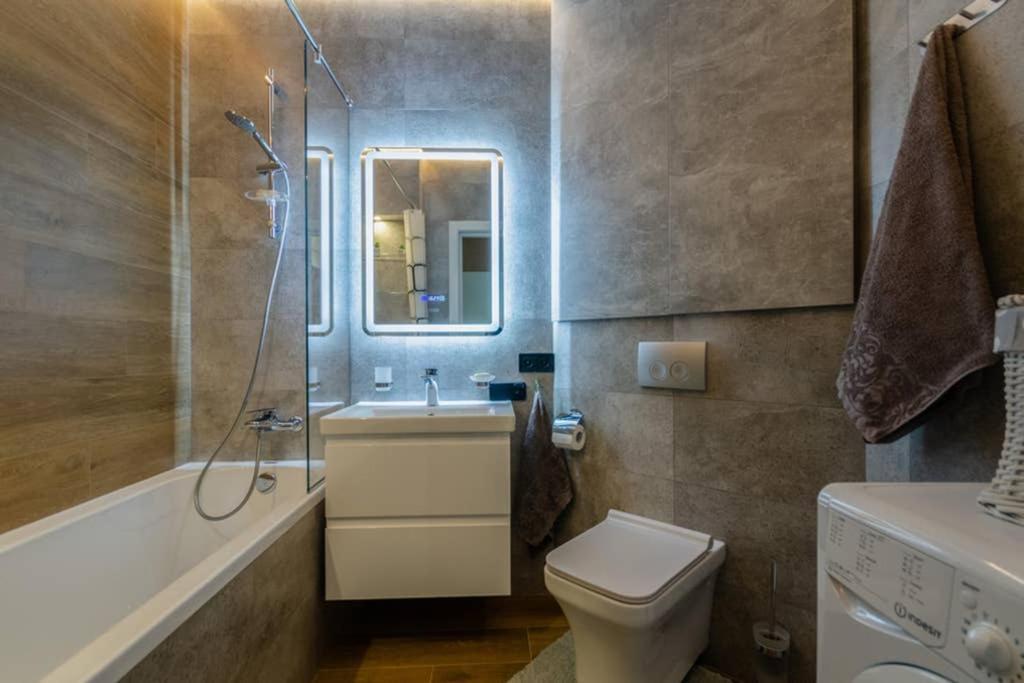 Vip - Smart Apartment Kiev Bagian luar foto