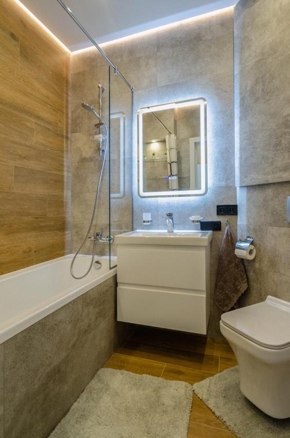 Vip - Smart Apartment Kiev Bagian luar foto