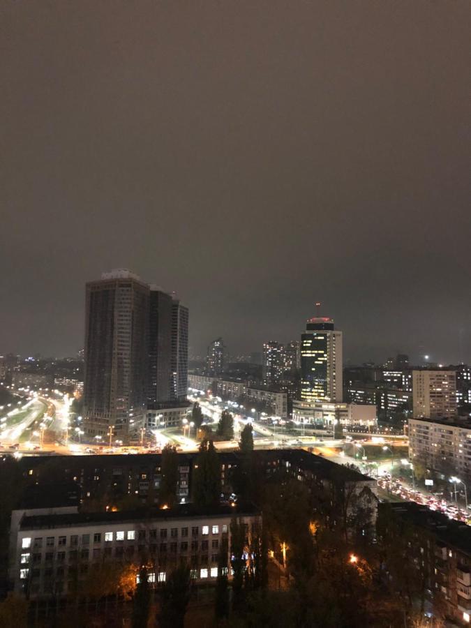 Vip - Smart Apartment Kiev Bagian luar foto